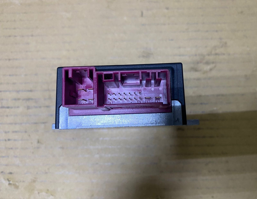 BMW Fuel Pump Control Module 7240389  F01 F02 F10 F11 7