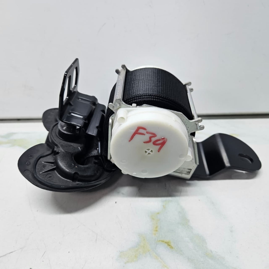 2018-2022 BMW X2 F39 Seat Belt Rear Center 7441675