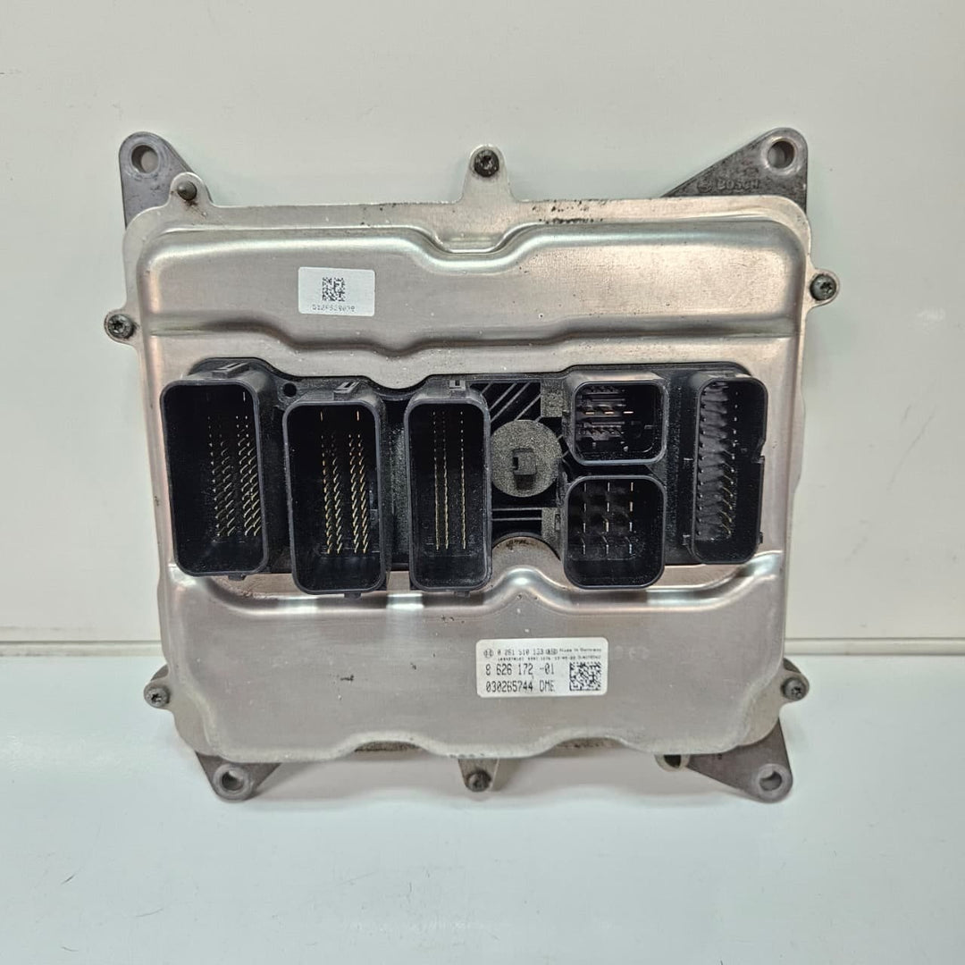 8626172-2014 BMW 5 Series F10 N20 520i MEVD17.2 Engine Control Unit DME Key Set