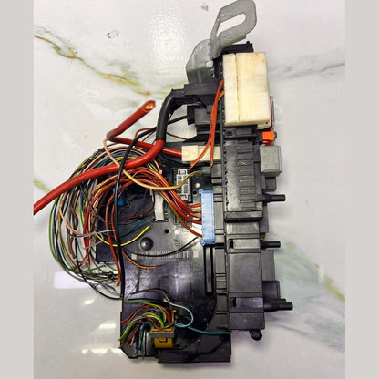 2010-2014 Mercedes-Benz C300 Rear Sam Module Relay Fuse Box 204 9060205 W204 C25