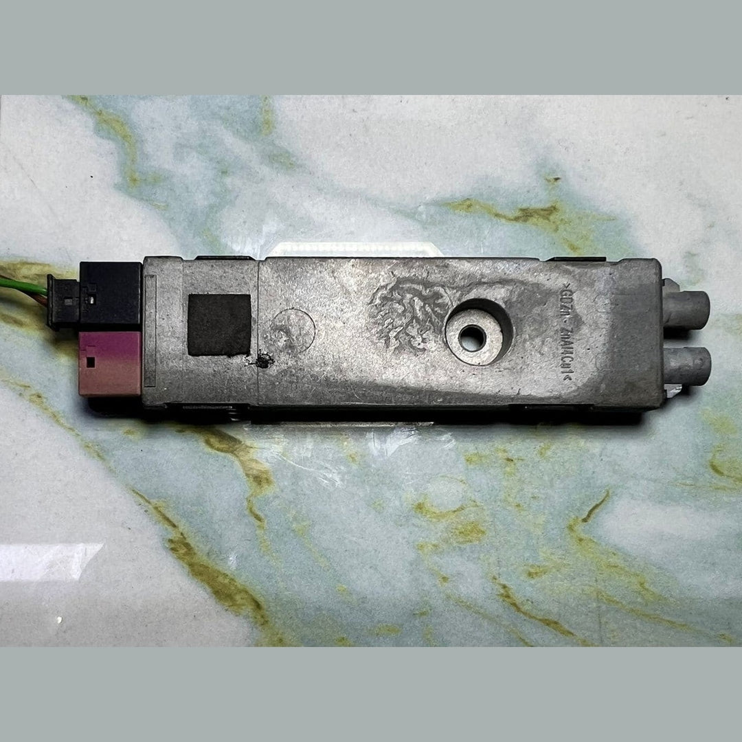 Mercedes Antenna Amplifier A2078200789 E-Class C207 W207