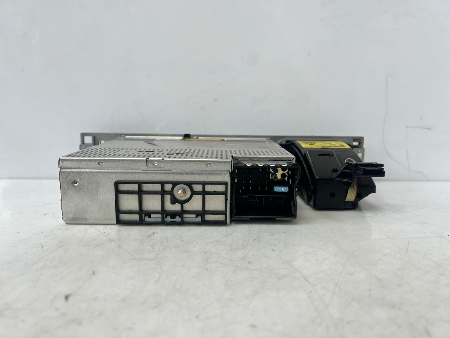 2005 BMW 745Li 7 Series E65 E66 E67 Cd Audio System Controller Player 6977634