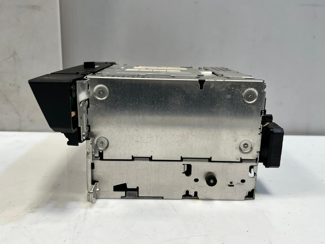 2004-2010 BMW 525i CCC E60 E61 E90 E91 3MD Navigation Head Unit Radio 9159026