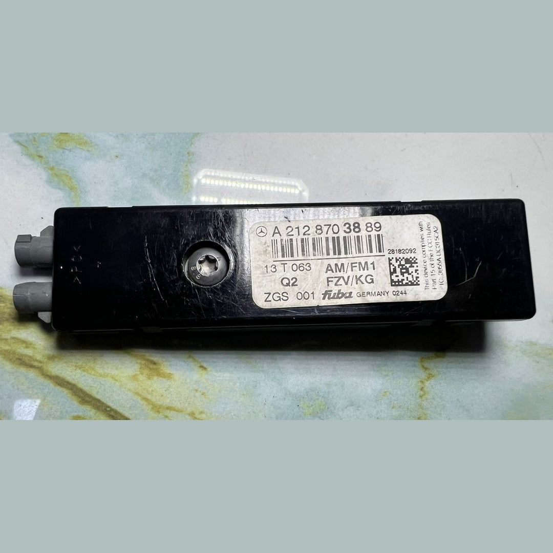 2012-2018 Mercedes-Benz CLS550 Antenna Amplifier Module A2128703889 W212 E-Class