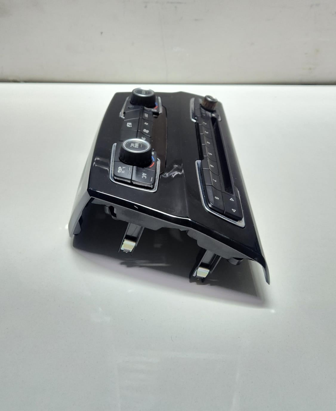 2016-2018 BMW X1 Head Unit Multimedia Control 9371456 X1 F48 F49 OEM