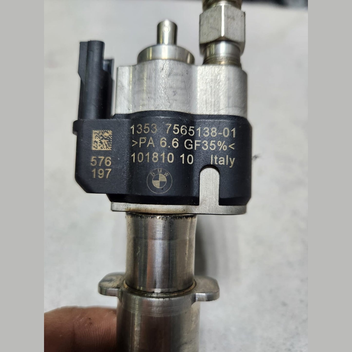 BMW Direct Fuel Injector 7565138 3 5 6 and 7-Series 