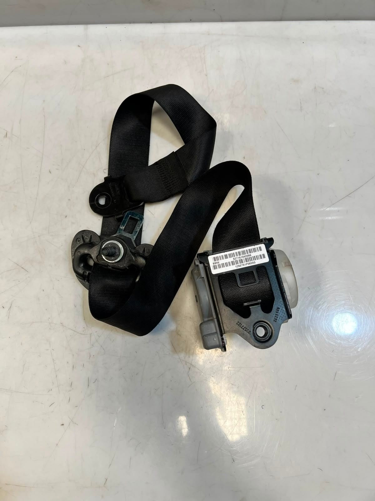 2010-2017 BMW X3 F25 and X6 E71 Front Right Seatbelt 30577122 OEM