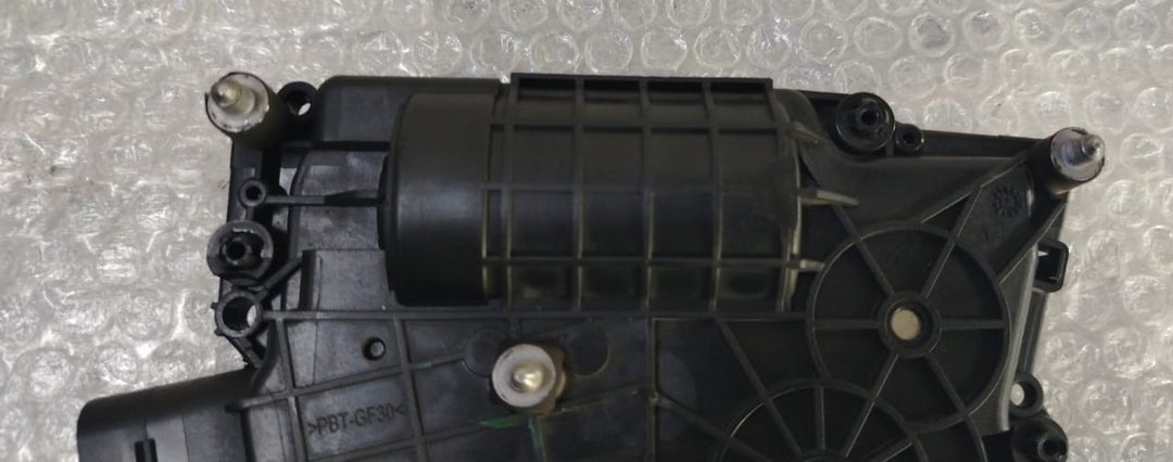 OEM BMW X5 E70  REAR RIGHT DOOR LOCK MECHANISM Automatic Closer 4153 3093 00