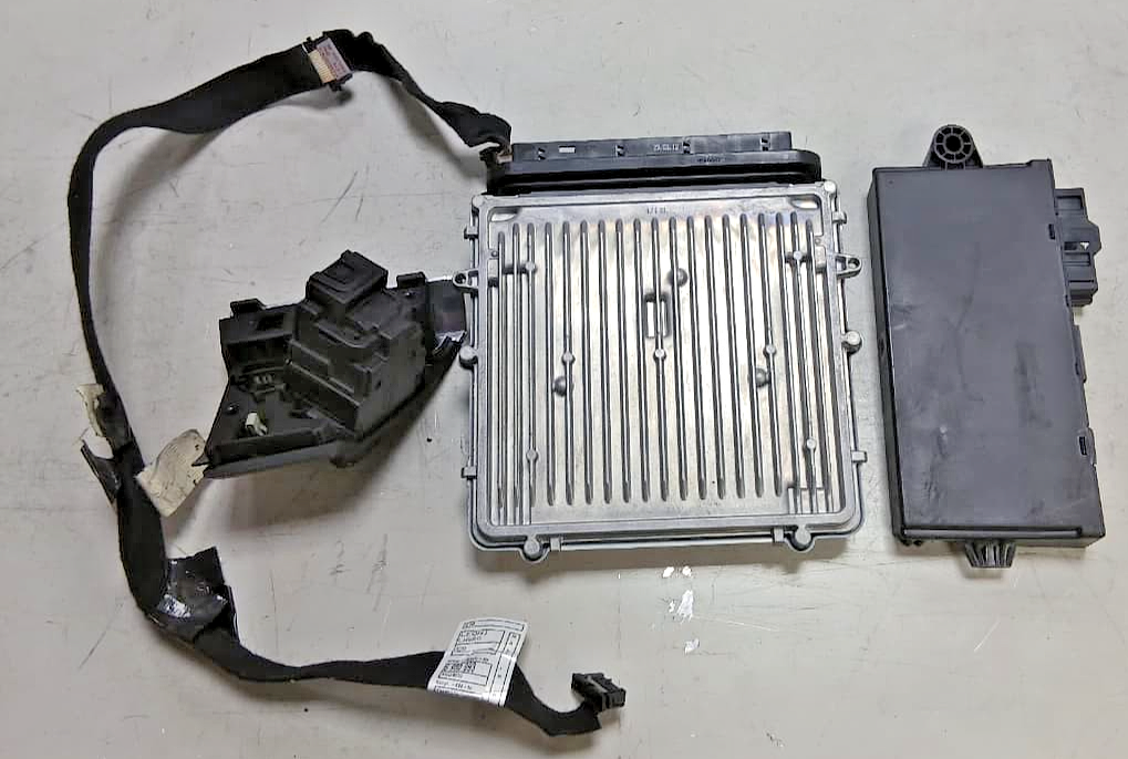 BMW X5 E70 E71 N57 ECU set DDE 8517015 Diesel Bosch 0281 018 319