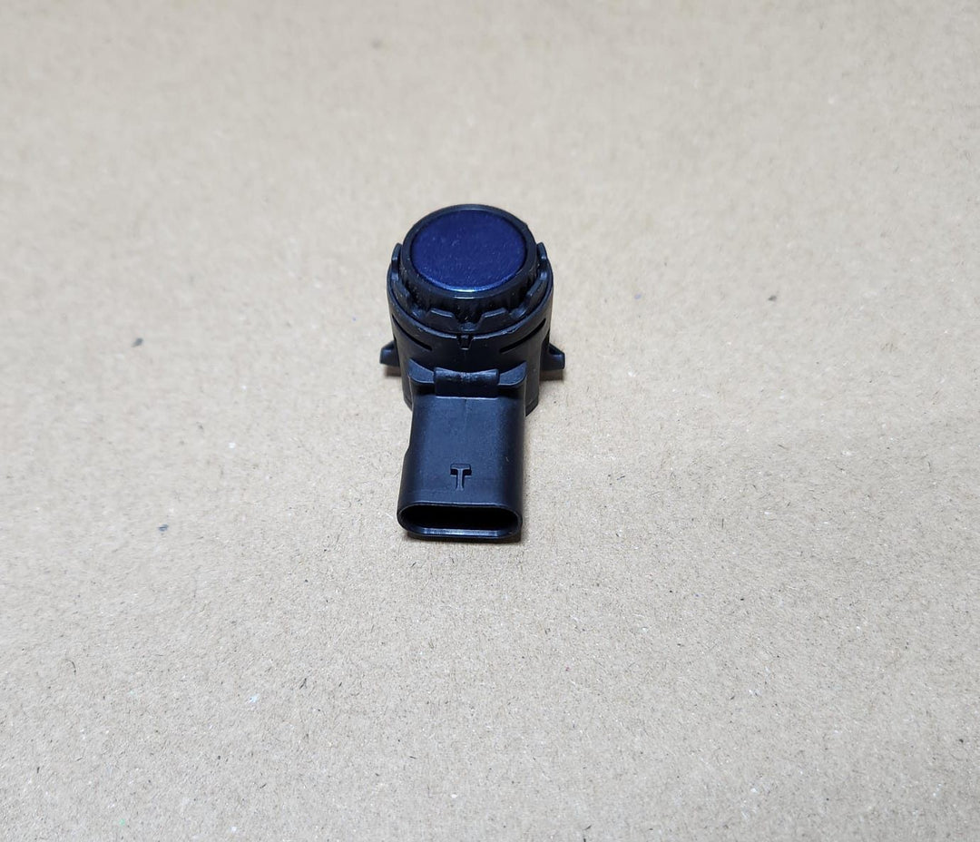 Genuine BMW Park Ultrasonic Sensor 9472277. F40 F44 G20 G11 G12 F91 G15