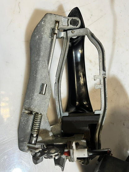 2000-2006 BMW X5 E53 FRONT LEFT Door Lock Actuator 8402539 OEM