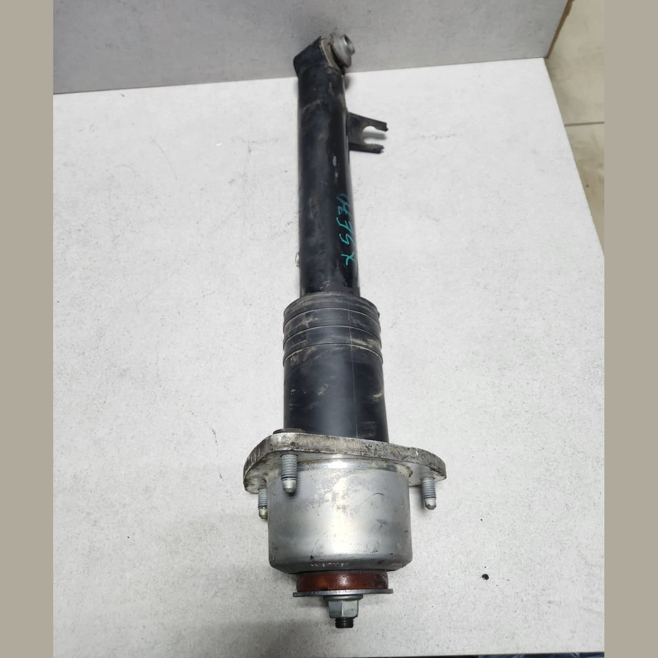 2007-2013 BMW X5 Shock Absorber Rear Left 6781927 X5 E70