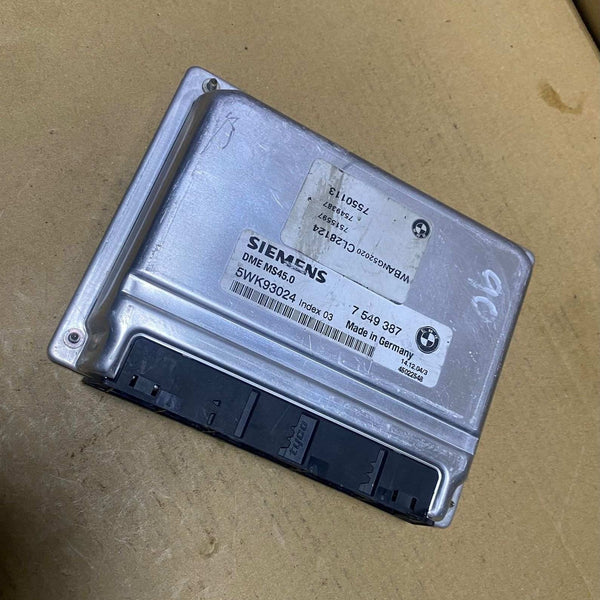 2004 BMW 525i 5 Series E60 E61 Engine Control Unit 7549387