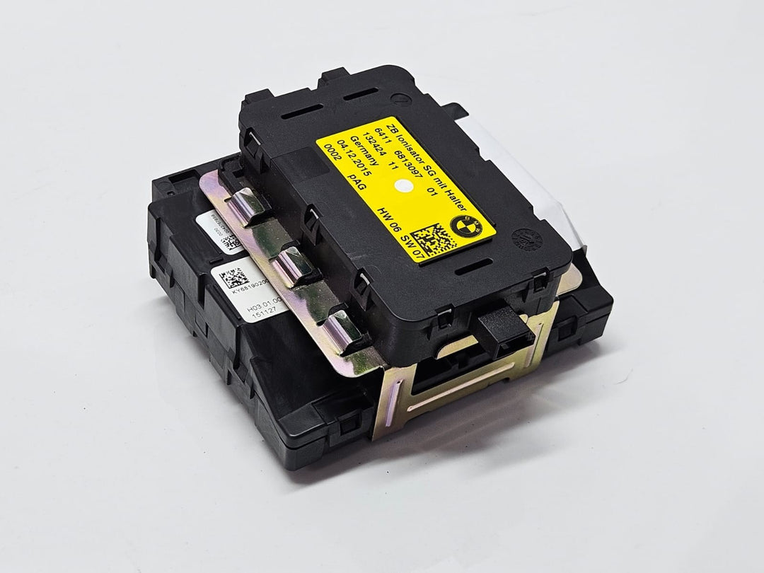  6813097-2015-2019 BMW 740i G11 G12 G30 G31 Ionizer & A/C Control Module OEM