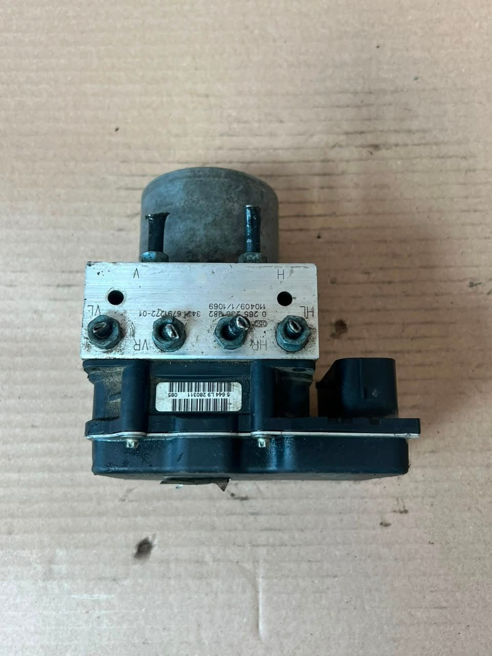 2011-2015 BMW X1 E84 xDrive 20d ABS Hydraulic Pump Control Module 6799417 OEM