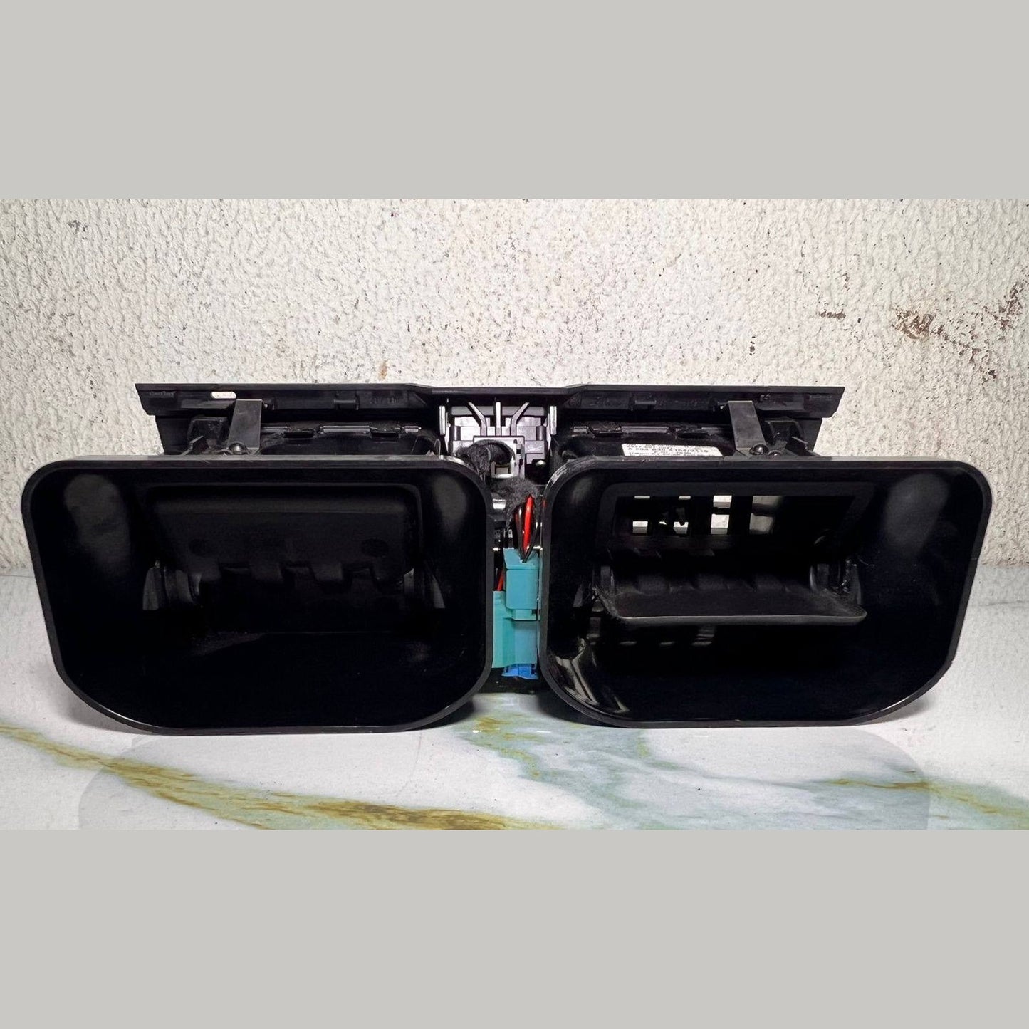 Mercedes-Benz W204 C-Class Air Vent A 204 830 41 54