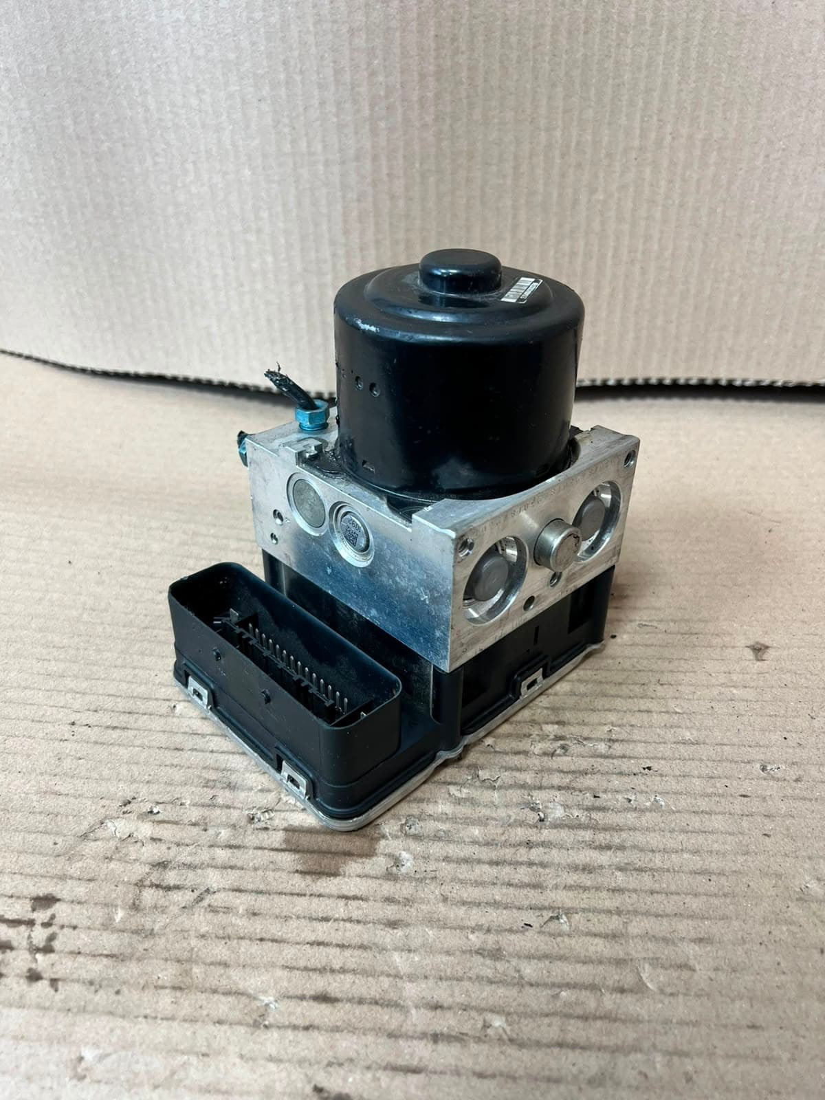 2017 BMW X3 F25 X4 F26 ABS DSC Pump Control Module 6881322 OEM