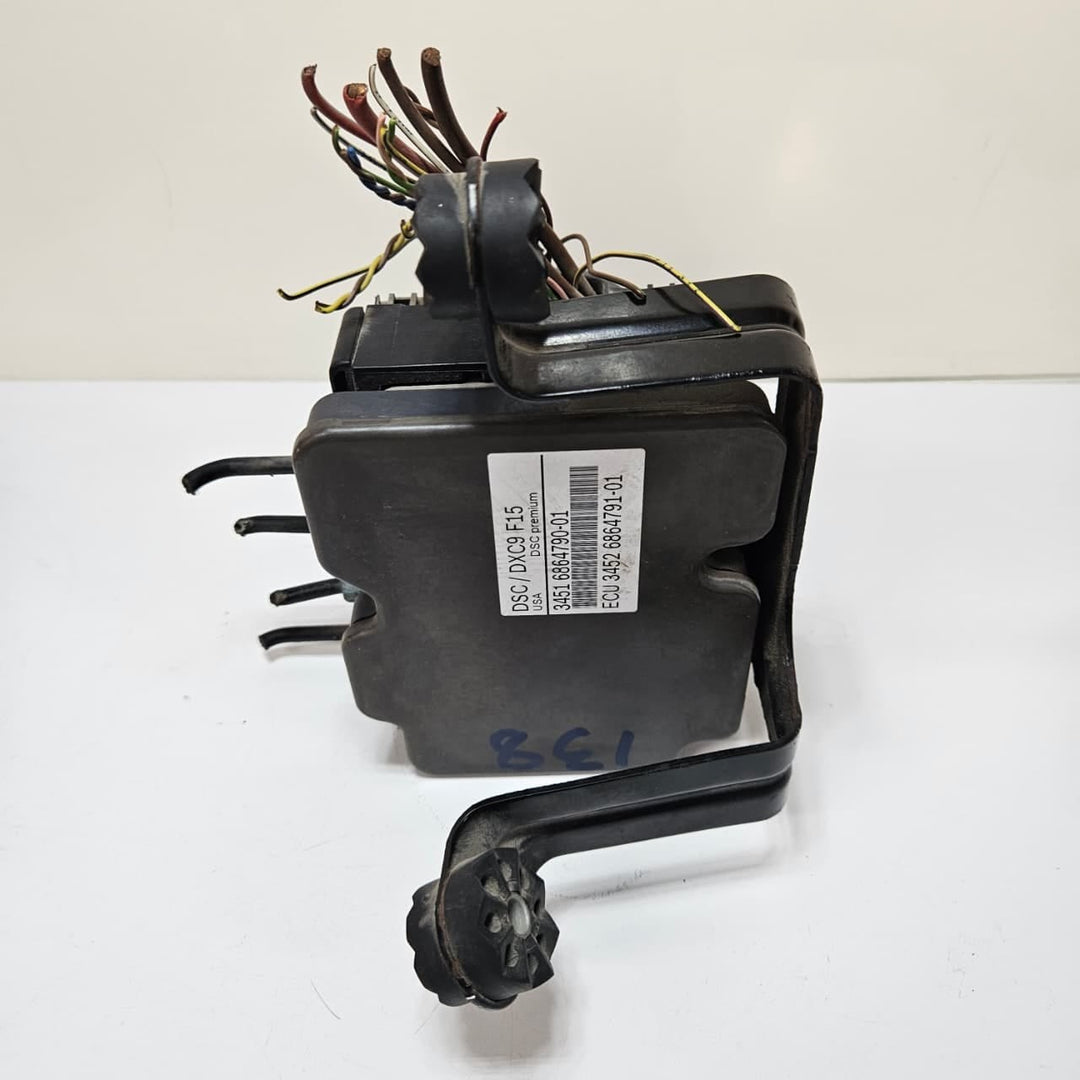 2014-2015 BMW X5 F15 and X6 F16 ABS Pump Control Module 6864790 USED