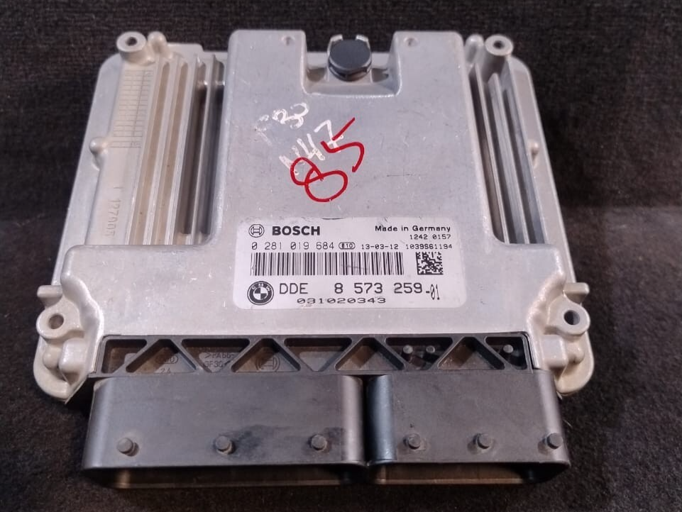 BMW 320d DIESEL N47N F30 F32 F34 F36 2013 ENGINE CONTROL DDE ECU ONLY 8573259