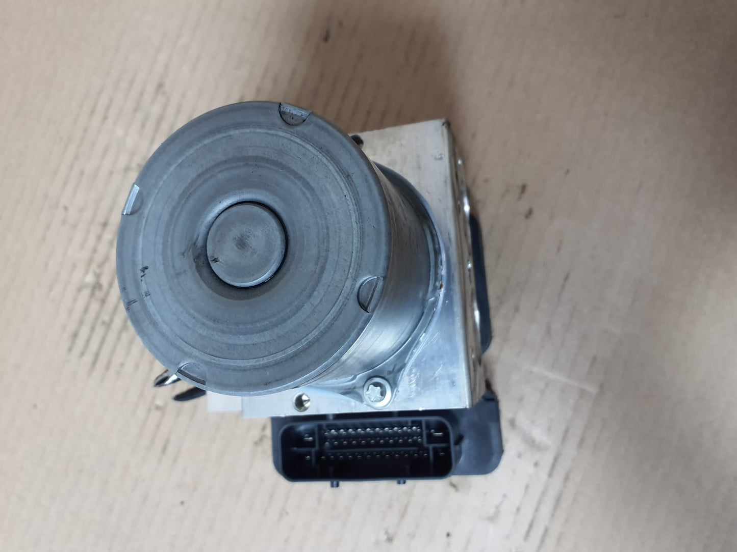 2011-2016 BMW F10 F11 5 Series 528i ABS Pump DSC Hydraulic Control Unit 6868329