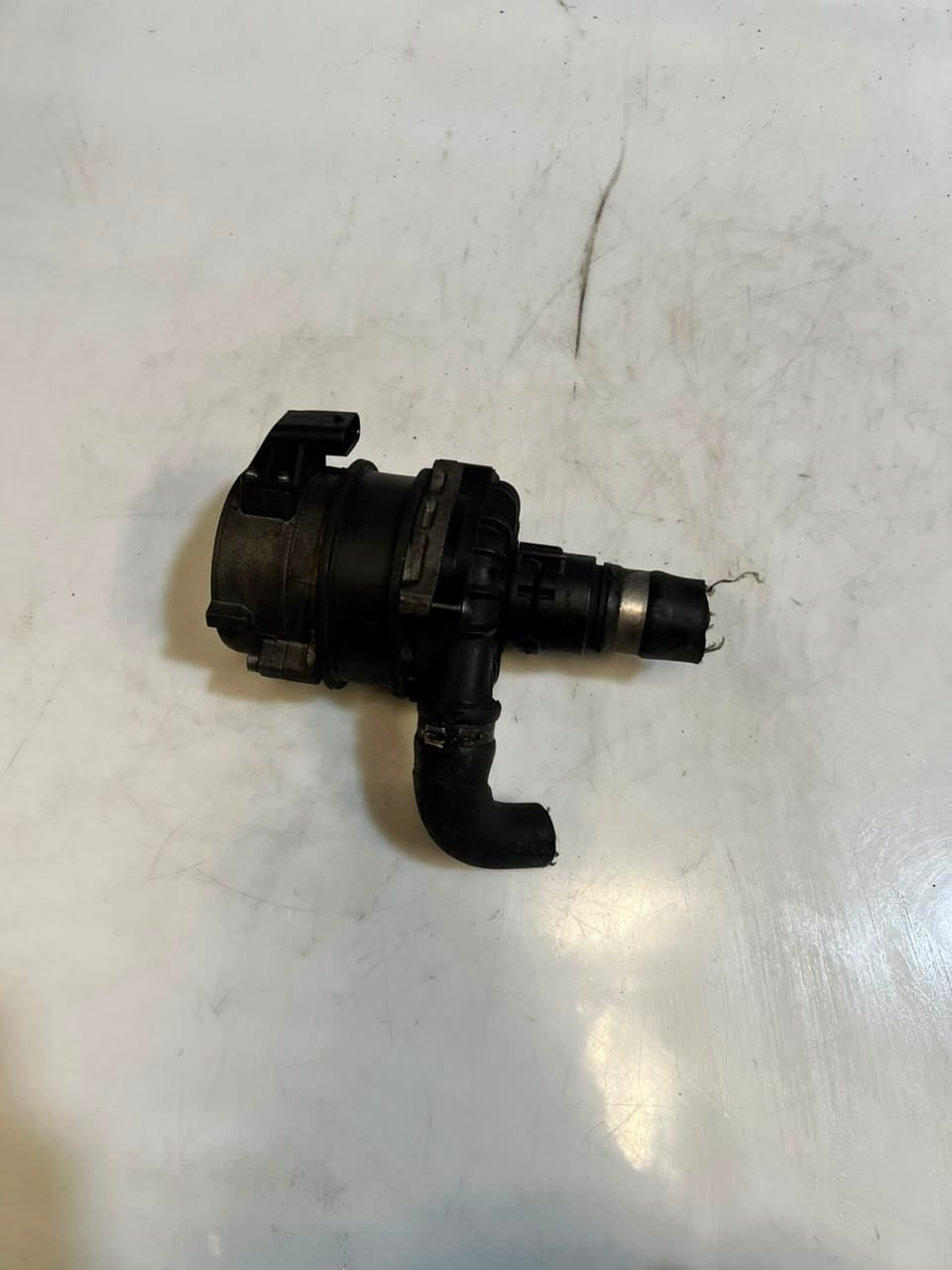 BMW 5 7 Series F10 F11 F01 F02 N55 N63 Electric Auxiliary Coolant Pump 7587374