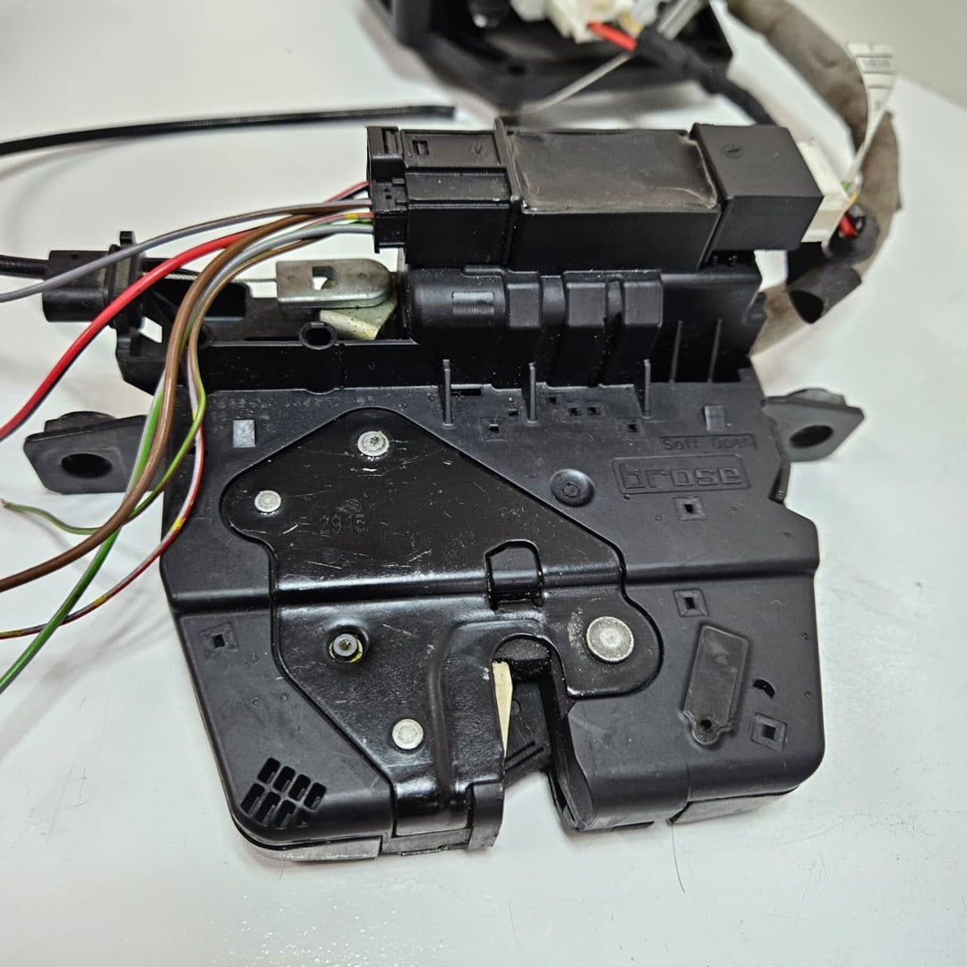 2010-2015 BMW 5 Series F07 GT 528i Trunk Lid Lock Actuator 7330648