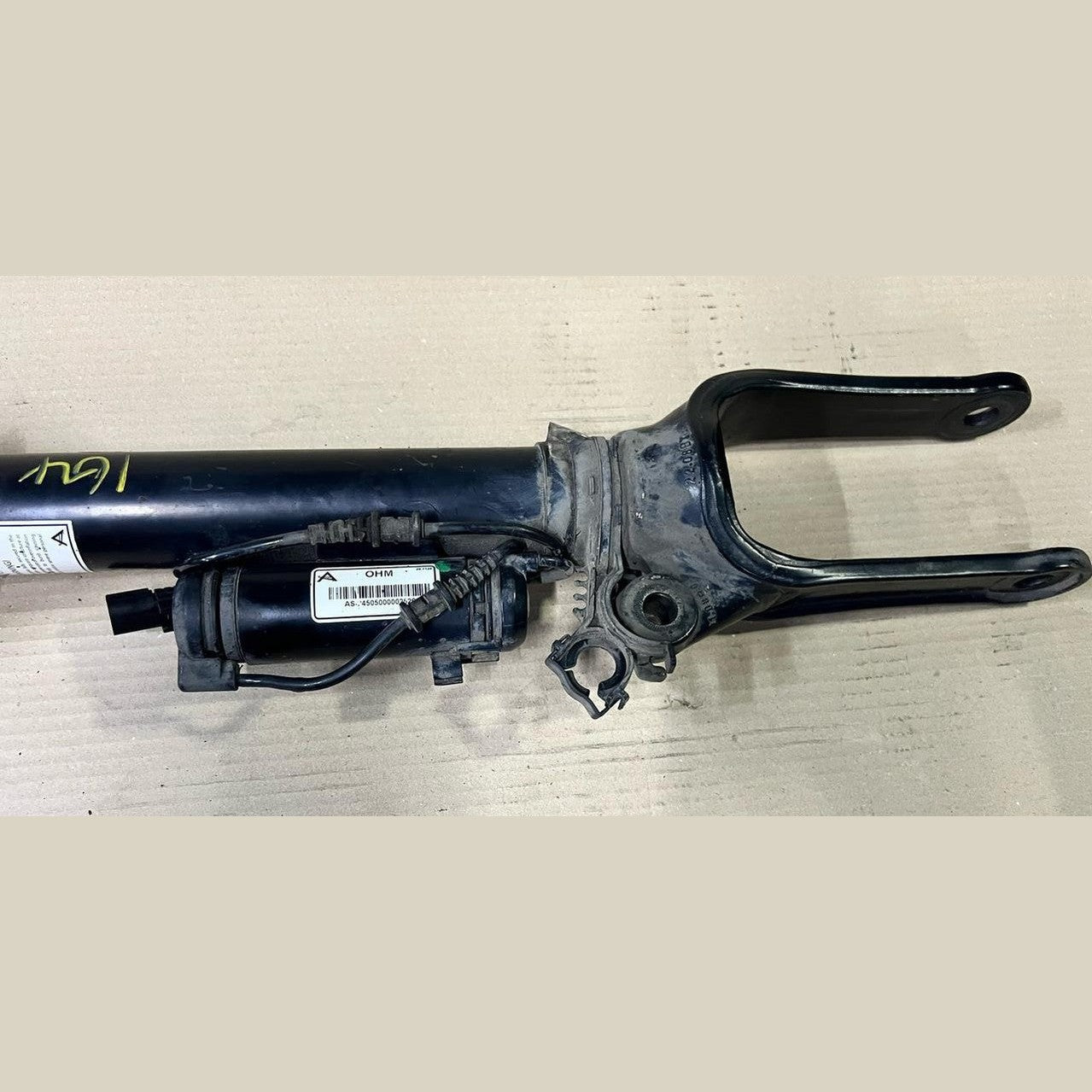 Mercedes W164 GL350 GL450 Front Right Side Air Suspension Shock Absorber Strut