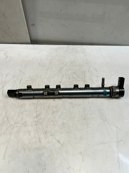 BMW 3 Series F30 F31 F35 320d 328d DIESEL Fuel Injection Rail 7800601 OEM