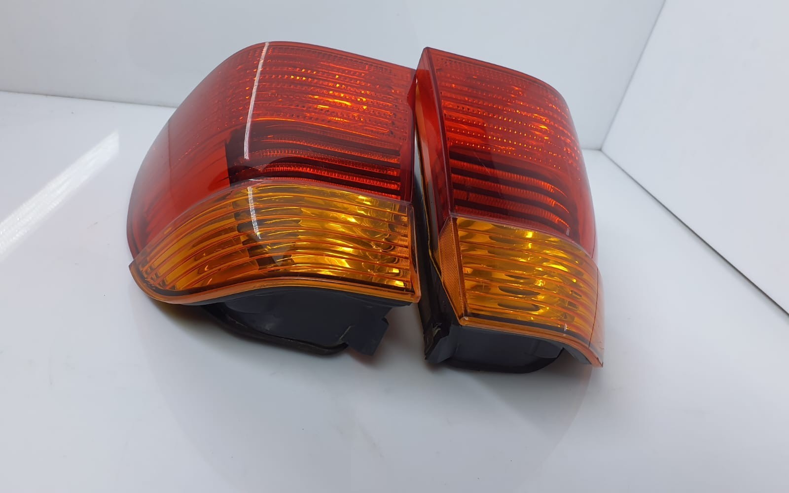 BMW E39 5 Series Touring Outer Rear Left Right Tail Light Orange 6900214 6900213