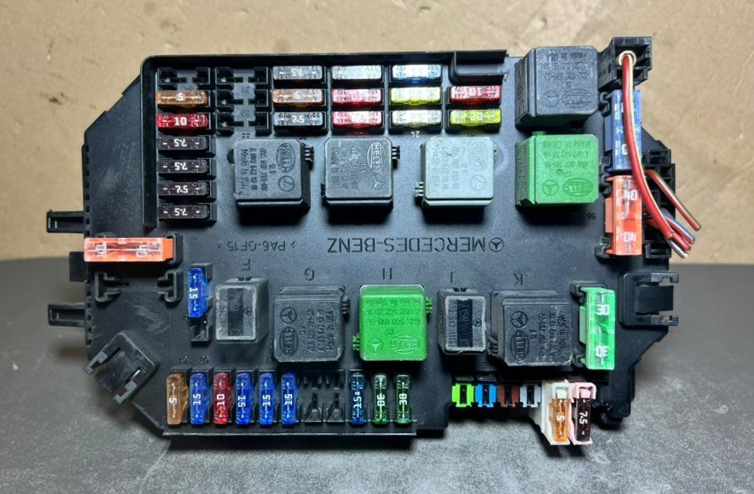 Mercedes W221 S-Class Front Fuse Relay Box SAM Control A221 5404650 A221 5401101