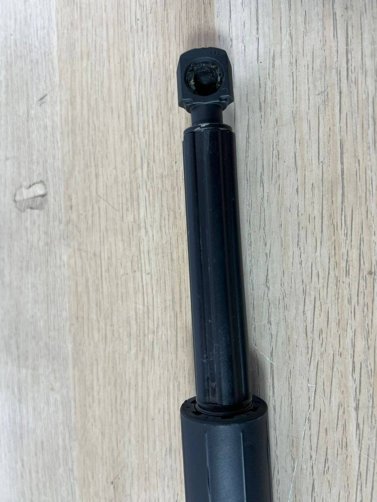OEM electric tailgate lift strut for BMW 5 Series G31 Touring 8494106 right SIDE