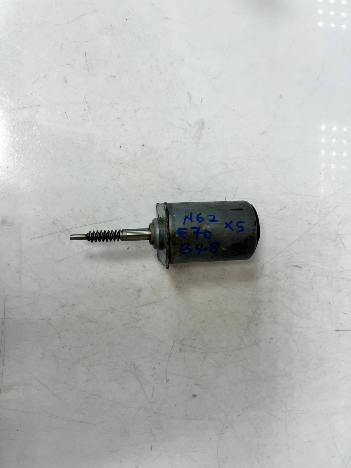 2004-2005 BMW 545i 550i 645Ci 650i 740I N62 Valvetronic Actuator Motor 7548389