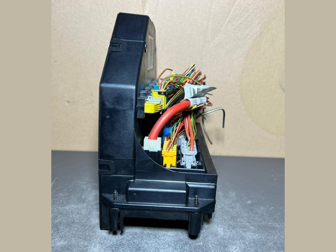 10-16 Mercedes-Benz W212 W204 Front SAM Modul Relais Sicherungskasten A212...