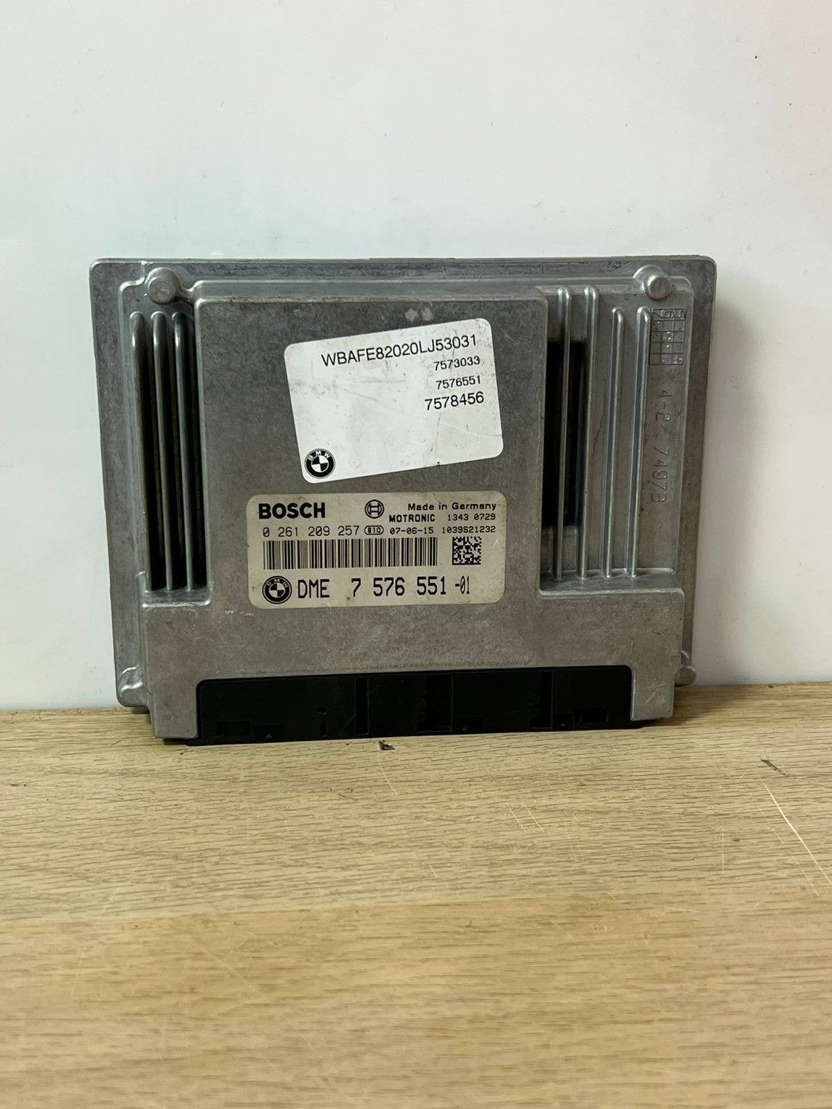 2006-2010 BMW X5 E70 BMW X5 4.8i N62 Engine Control Unit 7576551 ECU