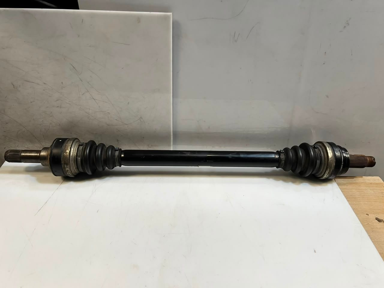 2011-2016 BMW 5 SERIES F10 F11 535i xDrive Rear Right CV Axle Shaft 7581030