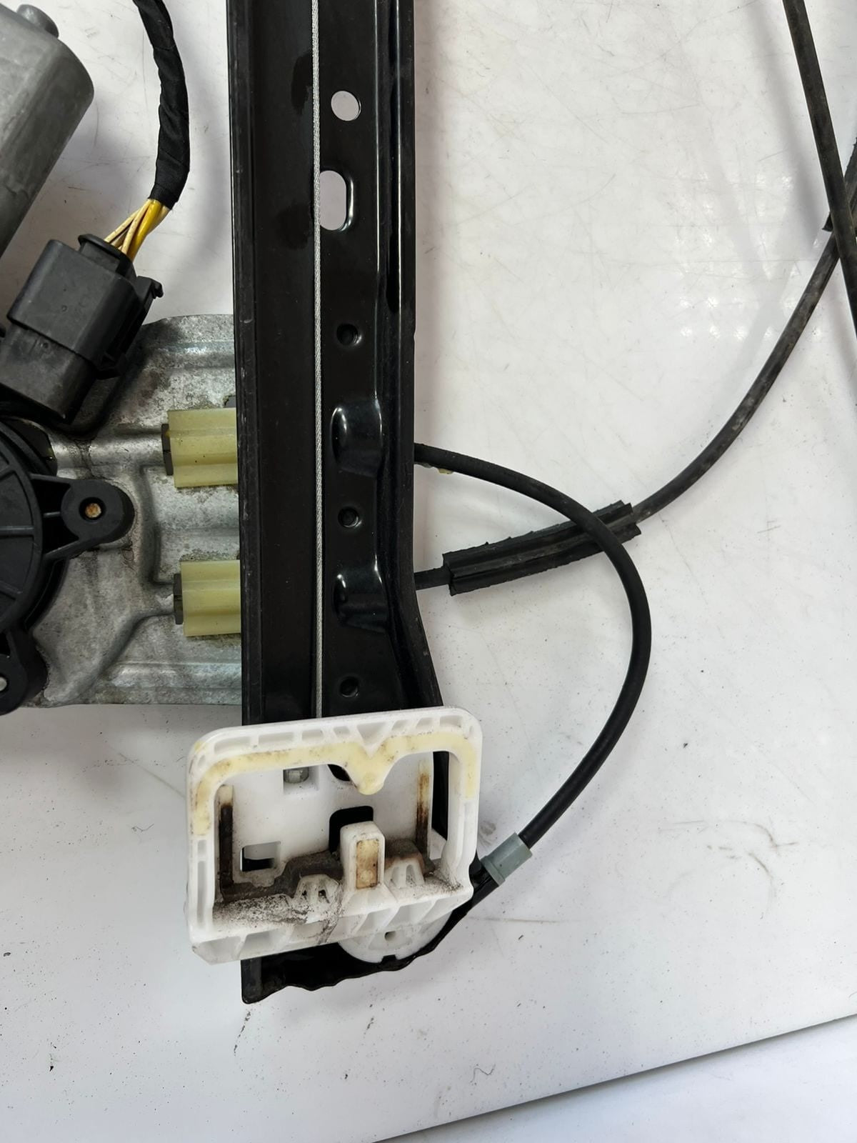 2011-2016 Mini Cooper Countryman Front Window Regulator With Motor 9800565