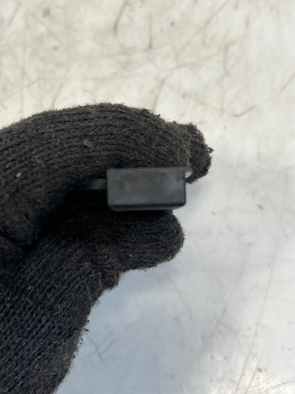 BMW F20, F21, F22, F30, F31, F35, F52, F87 Keyless Entry Antenna Module 9220831