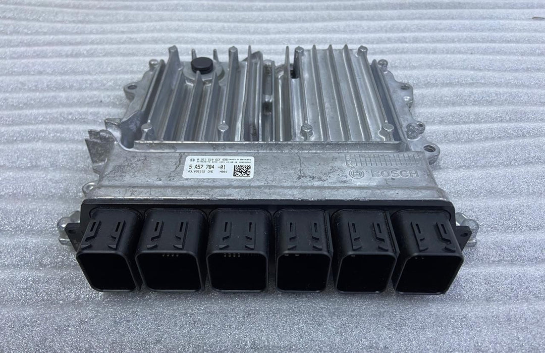 OEM BMW X4 G02 ENGINE CONTROL UNIT ECU ONLY DME 5A57784 BOSCH