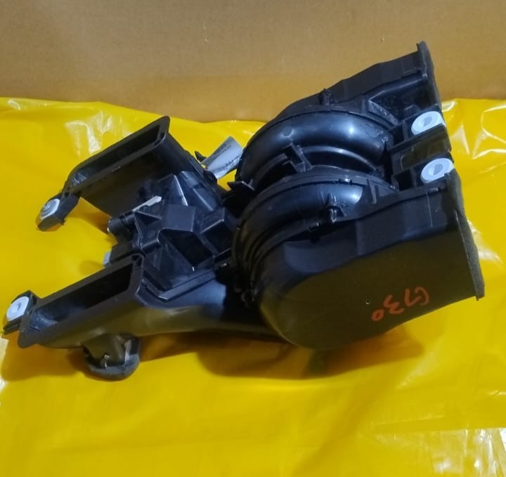 BMW G11 G12 G30 G31 G32 G05 G07 F90 REAR BLOWER MOTOR DUCT 9315950