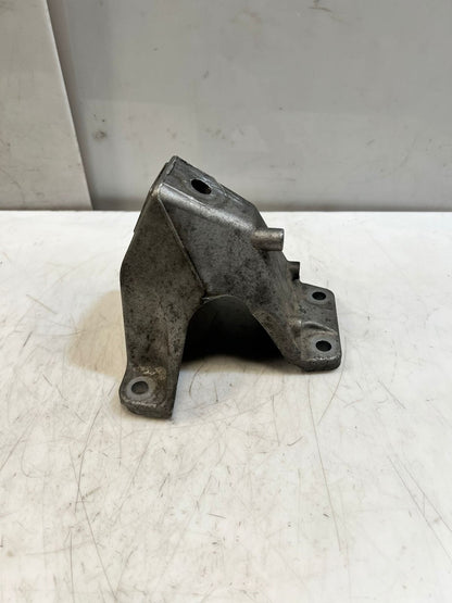 BMW 5 Series F10 F11 525d xDrive Engine Mounting Bracket Right Aluminium 6793004