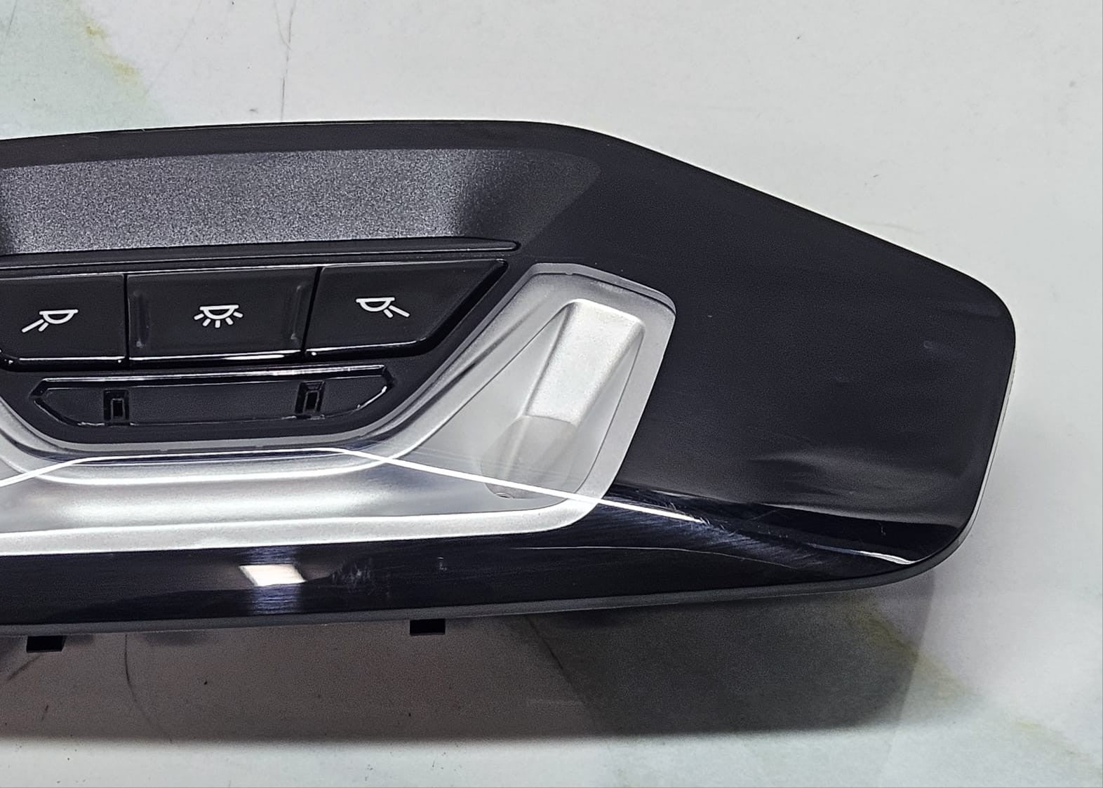 BMW F40 1 SERIES FRONT INTERIOR OVERHEAD ROOF LAMP COURTESY LIGHT 9891142 OEM