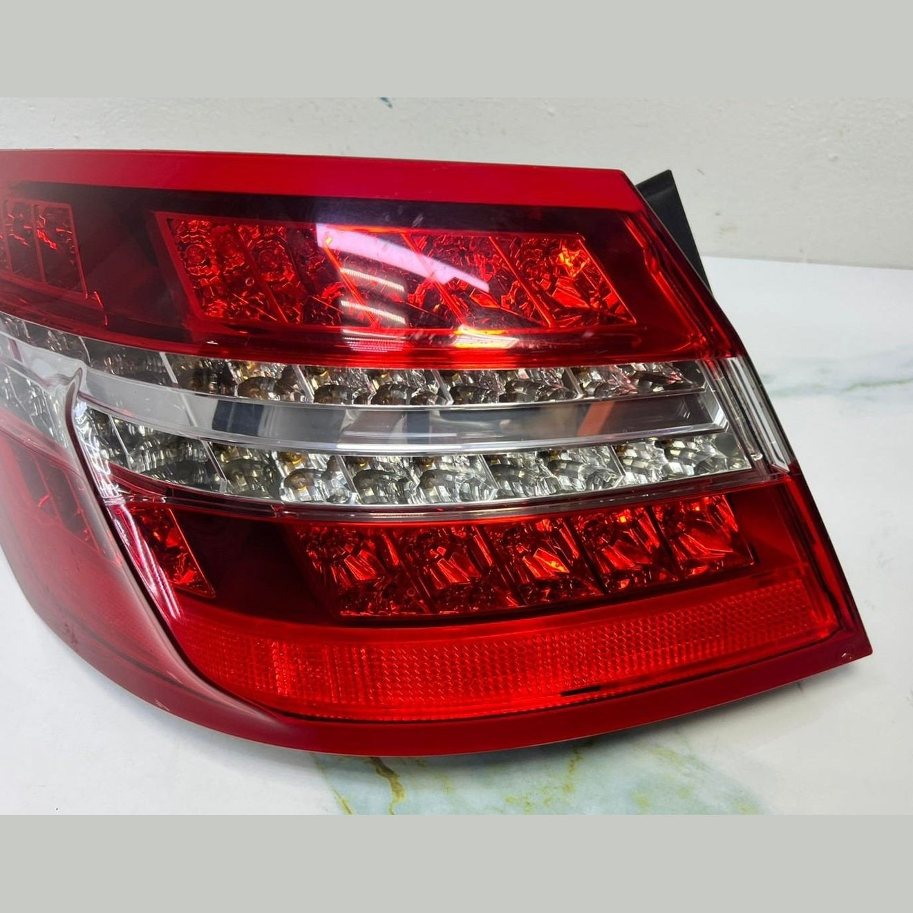 Mercedes-Benz Rear Lamp A 212 820 11 64