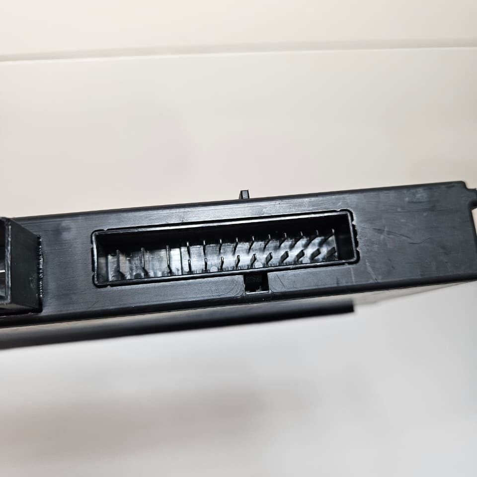 2010-2015 BMW F10 F06 F12 UNCTION BOX ELECTRONICS 3 BODY CONTROL 9244391 OEM