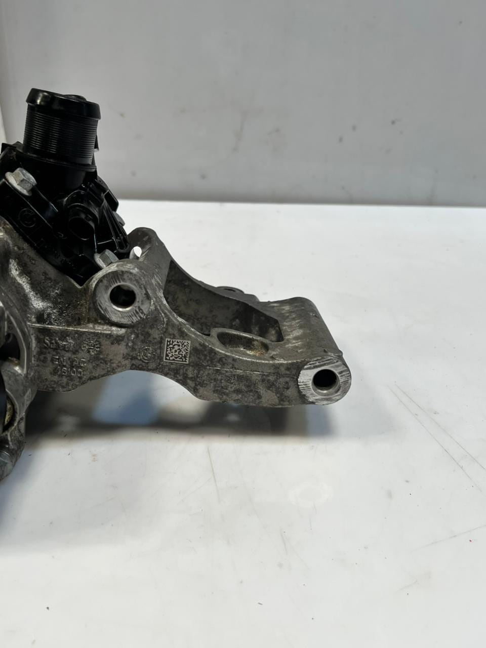 Mini Cooper F55 F56 F57 F45 F46 Coolant Water Pump Support Bracket 2381337