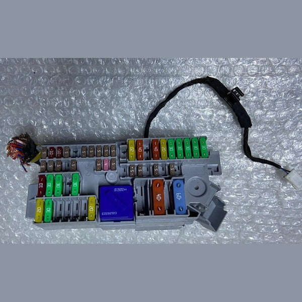 BMW M340i 330i 330e G20 G26 Front Power Distribution Fuse Relay Box 6807487