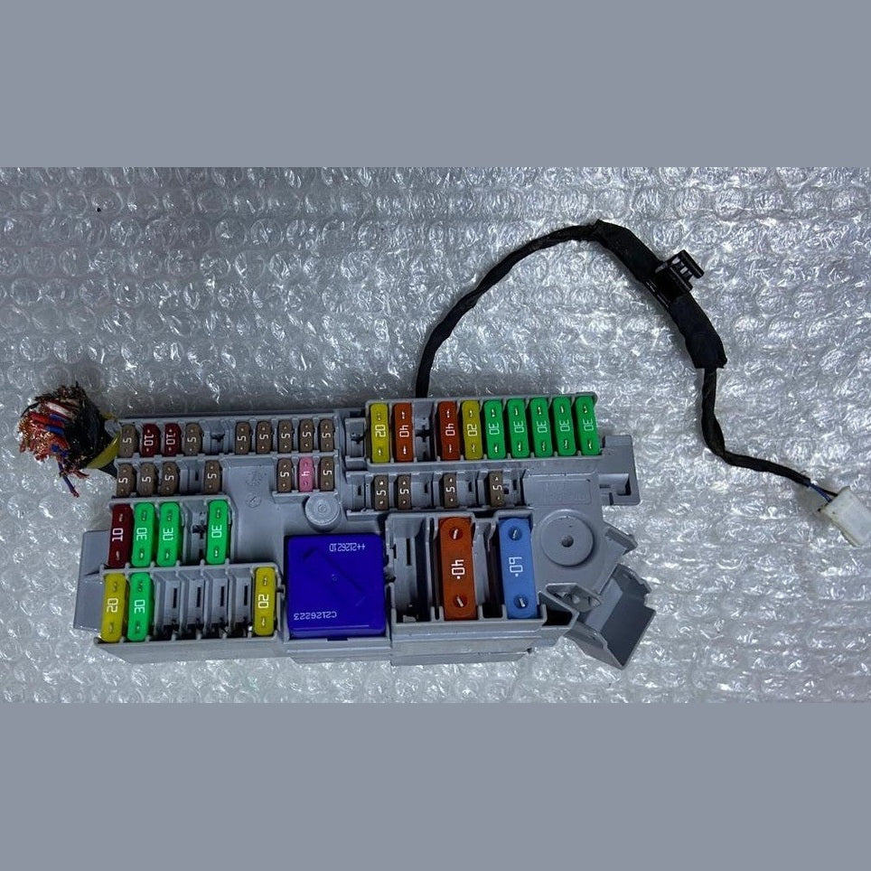 BMW M340i 330i 330e G20 G26 Front Power Distribution Fuse Relay Box 6807487