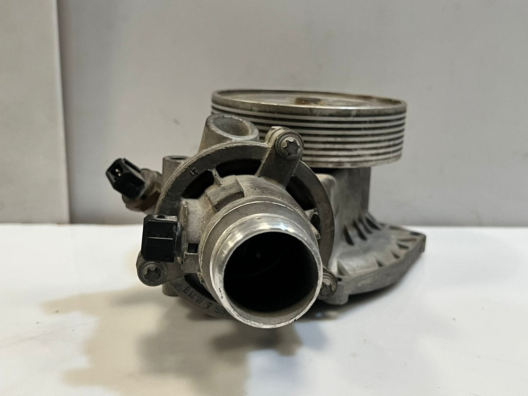2012 BMW 5' F10 N63 F11 X5 E70 4.4L twin turbo THERMOSTAT Water Pump 1162524 OEM