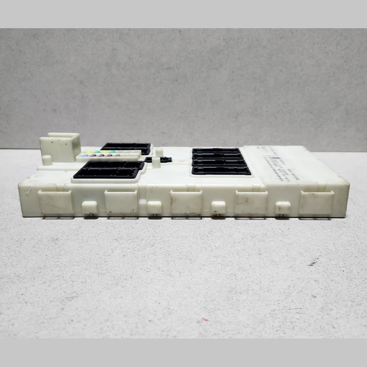 2012-2016 BMW 3 Series 320i 328i Front Body Control Module BCM 9303543