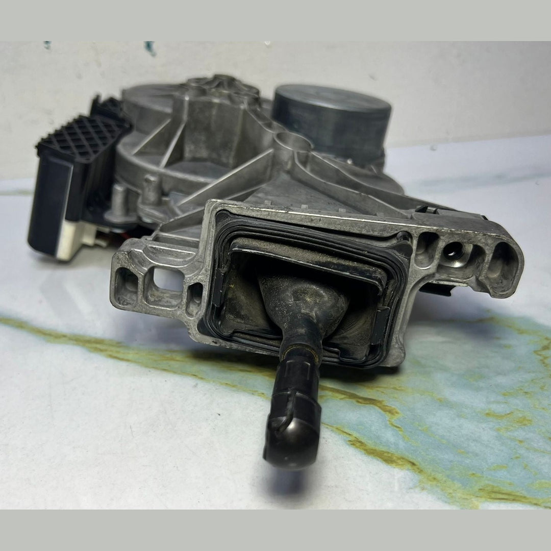 Mercedes W205 C-Class Power Tailgate Liftgate Motor Actuator A205 7604100 OEM