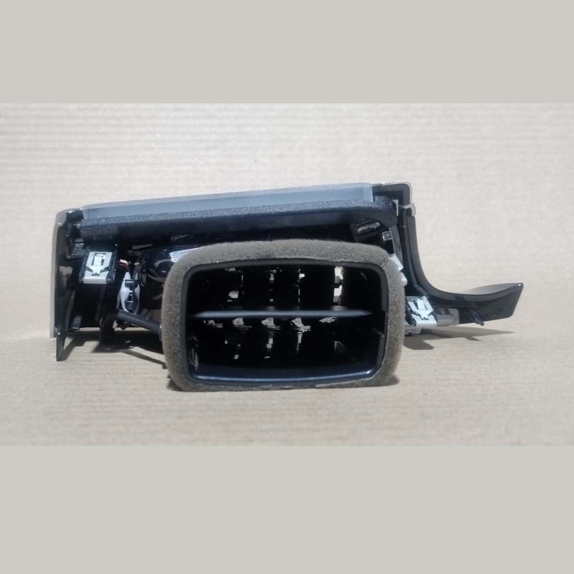 BMW G30 G31 G32 F90 RIGHT DASHBOARD AIR VENT GRILL TRIM RHD 9330858